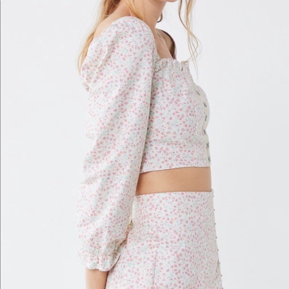 Urban outfitters hook floral ruffle blouse - Picture 4 of 13